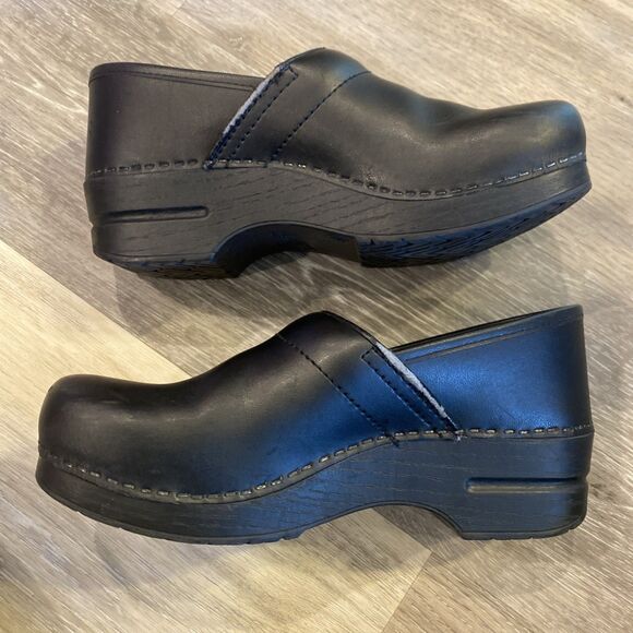 Dansko Professional Clogs Silver Patent Leather Size EU 40 US 7.0 - Picture 4 of 9